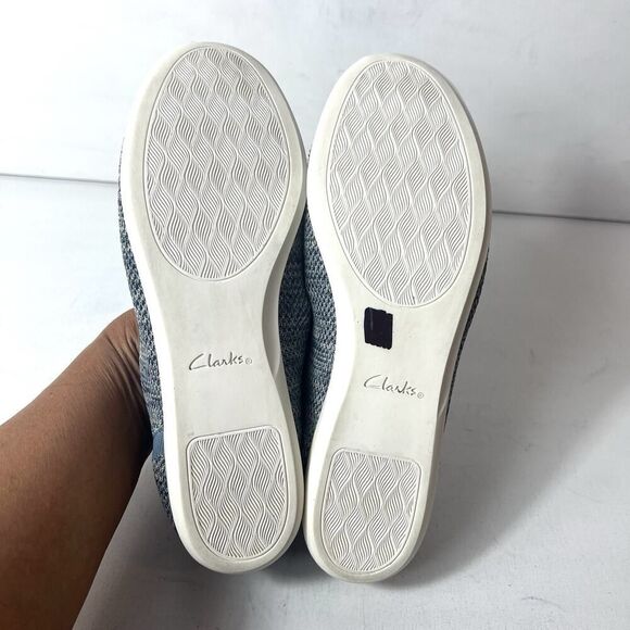 Clarks Cloudsteppers Womens 10 M Comfort Casual Blue Fabric Slip On Loafer Flats - Picture 11 of 11